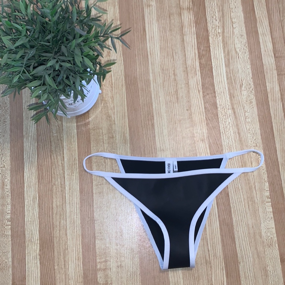 Hoaka Swimwear black and white bikini bottoms